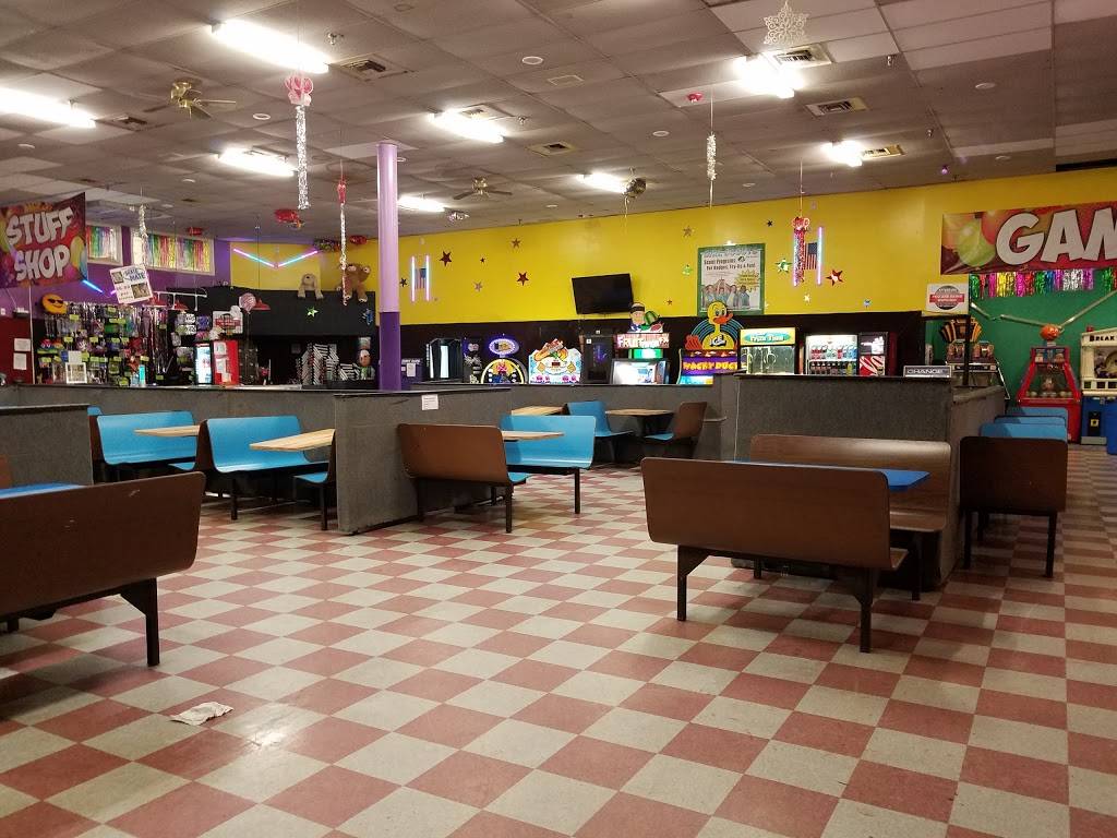 Temple Hills Skate Palace | restaurant | 3132 Branch Ave, Hillcrest Heights, MD 20748, USA | 3015056490 OR +1 301-505-6490