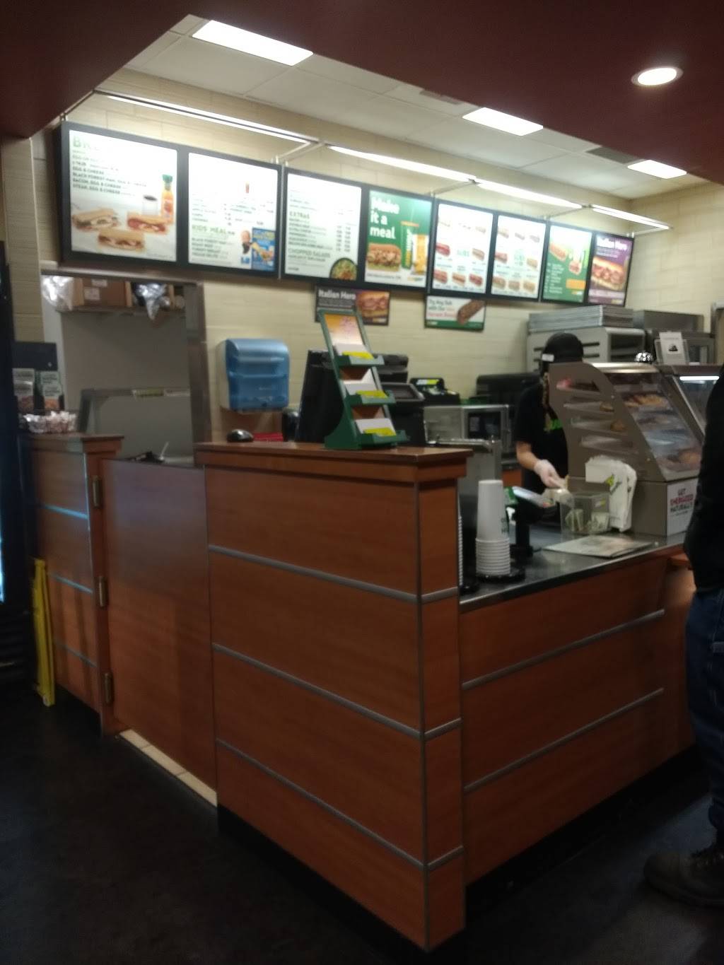Subway | meal takeaway | 9023 Key Peninsula Hwy NW Unit 104, Lakebay, WA 98349, USA | 2538849715 OR +1 253-884-9715