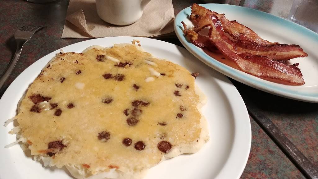 Debbies Diner | restaurant | 1404 N 22nd St, Decatur, IL 62526, USA | 2174234130 OR +1 217-423-4130