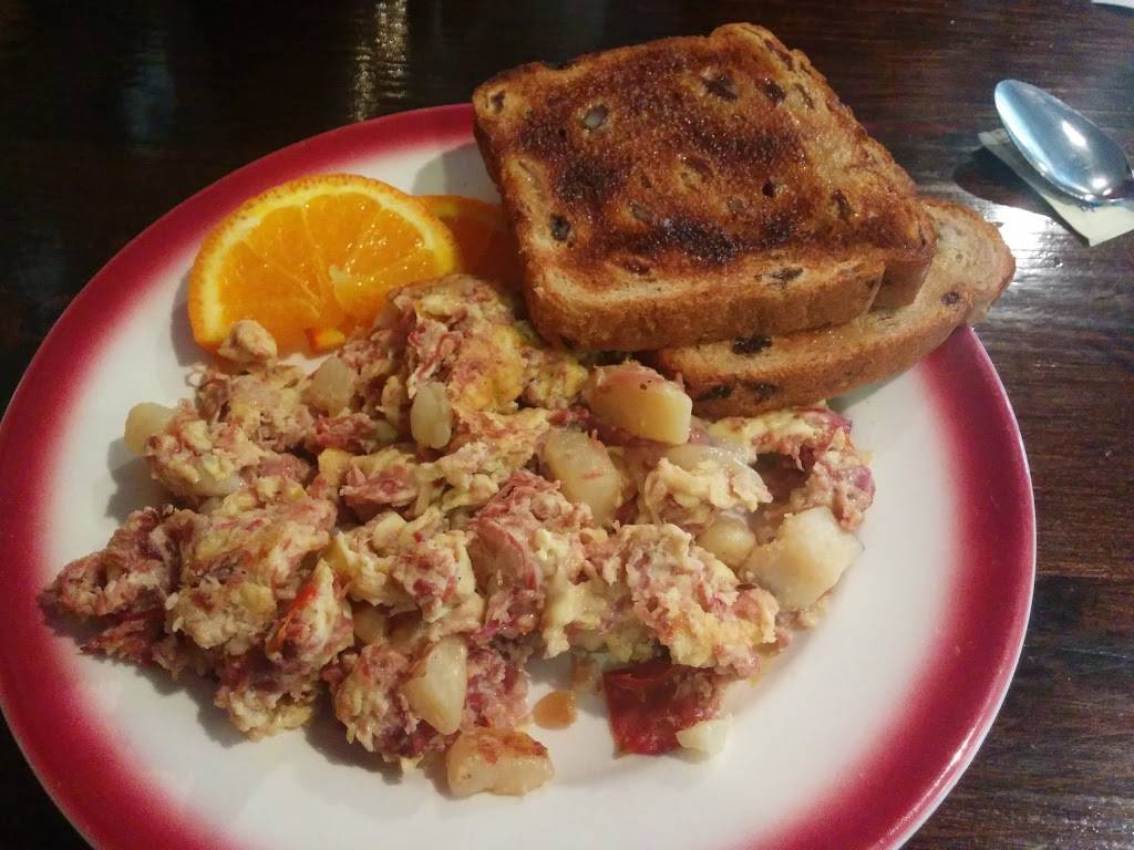 Wagon Wheel Country Drive In | restaurant | 39 French King Hwy, Gill, MA 01354, USA | 4138638389 OR +1 413-863-8389