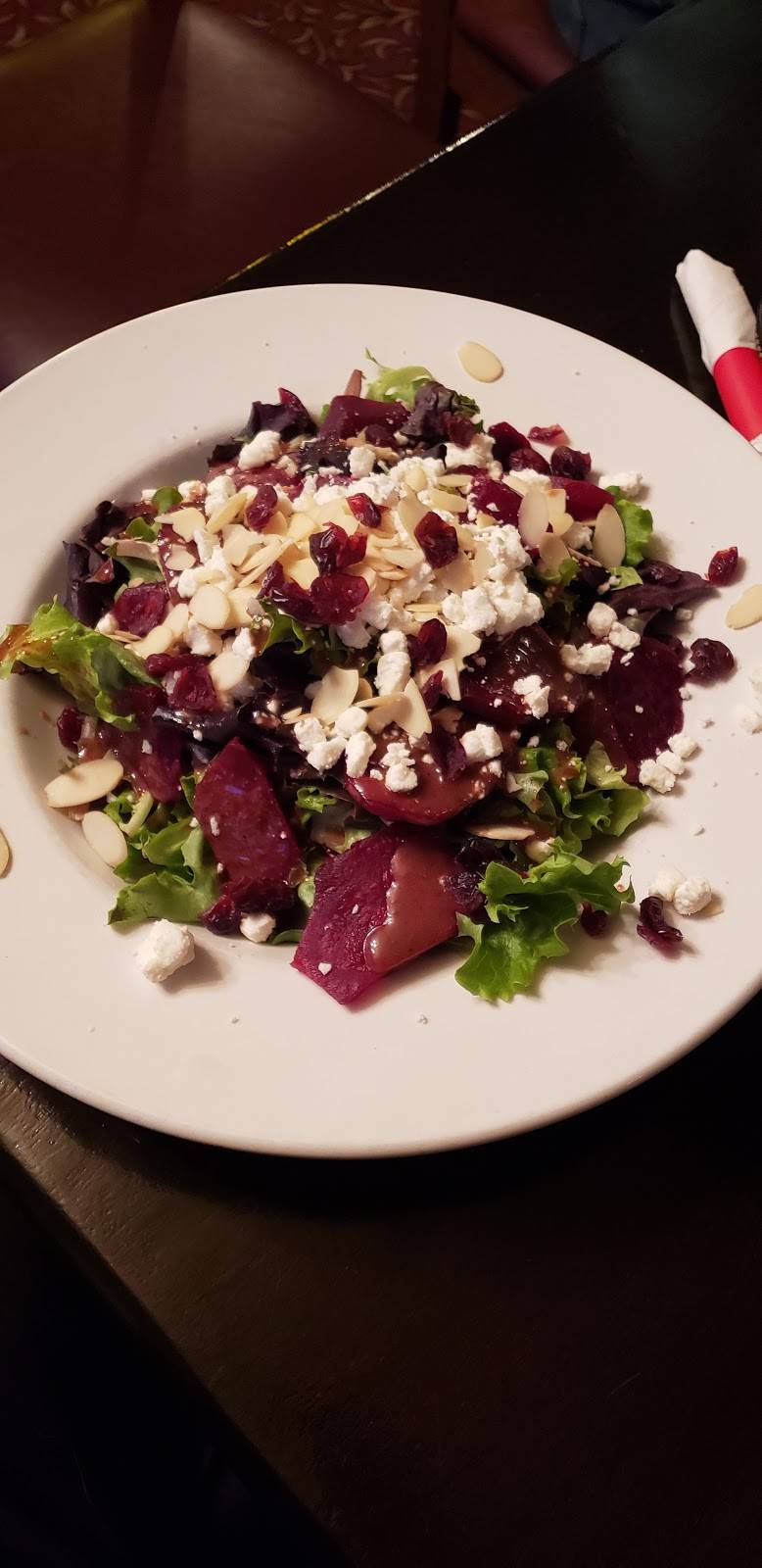 The Queens Head British Pub | restaurant | 118 Dunn St, Oakville, ON L6J 3E1, Canada | 9058423070 OR +1 905-842-3070