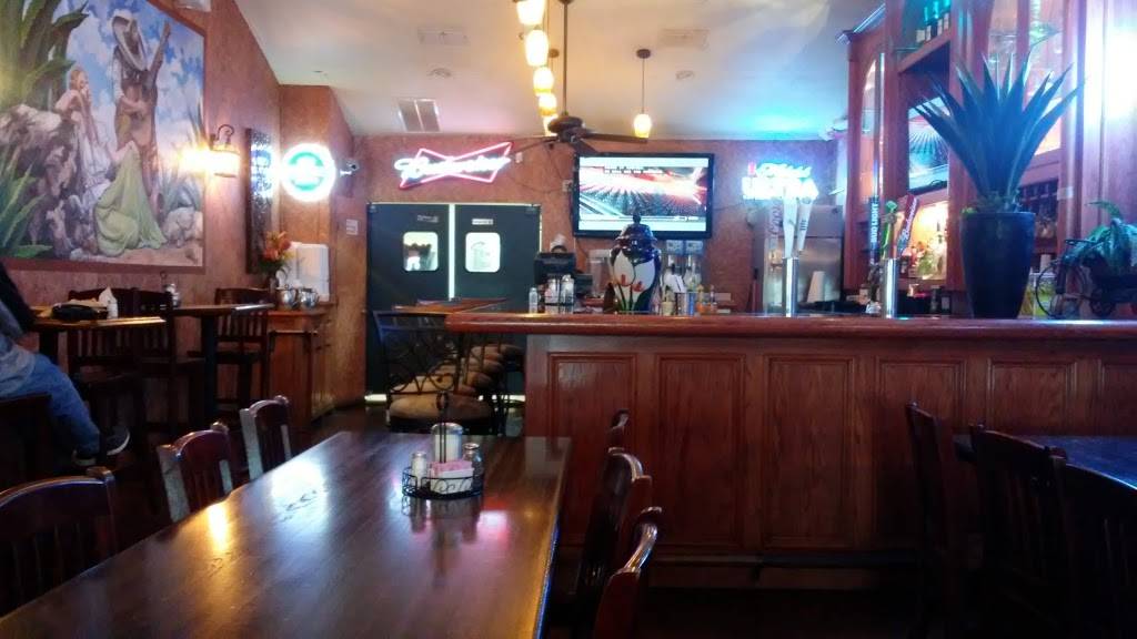 Garcias Mexican Restaurant & Cantina | restaurant | 2000 Loop 567, Granbury, TX 76048, USA | 8175734920 OR +1 817-573-4920