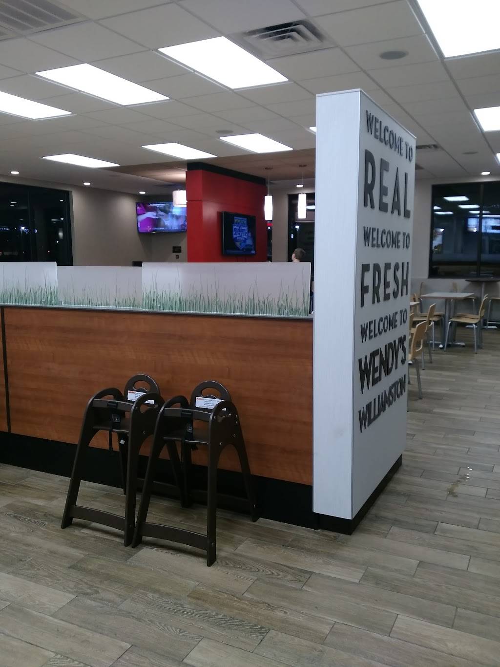 Wendys | restaurant | 803 East Blvd, Williamston, NC 27892, USA | 2527924992 OR +1 252-792-4992