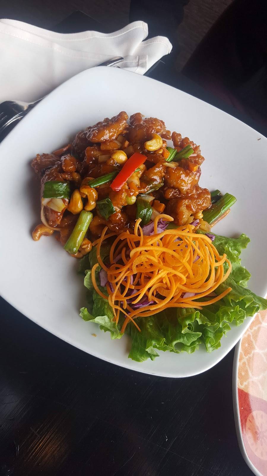 Mai Thai Restaurant Old Town | restaurant | 6 King St, Alexandria, VA 22314, USA | 7035480600 OR +1 703-548-0600