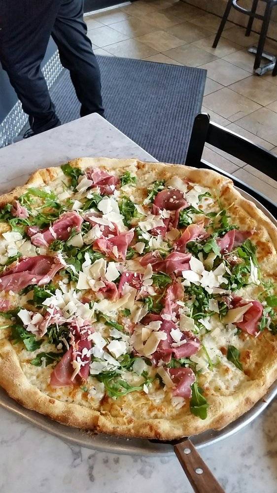 Mias Pizza Shoppe | restaurant | 8424 13th Ave, Brooklyn, NY 11228, USA | 7187591700 OR +1 718-759-1700