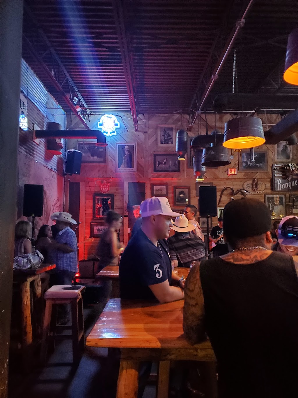 3 Mule Saloon | restaurant | 4907 Crossroads Dr, El Paso, TX 79932, USA | 9159998091 OR +1 915-999-8091