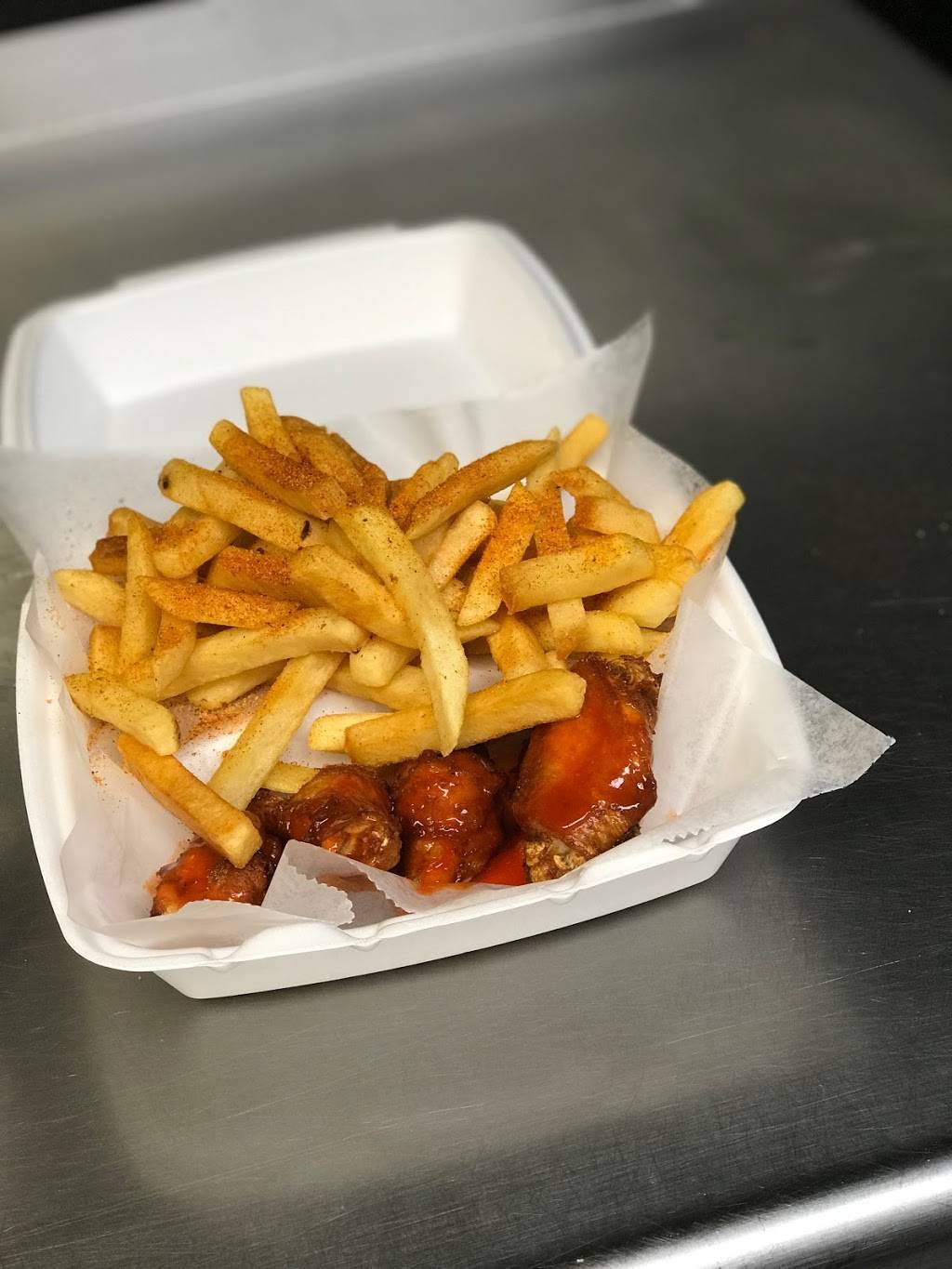 Chicken Shack | restaurant | 425 Hooker Rd Unit #104, Greenville, NC 27834, USA | 2526895978 OR +1 252-689-5978