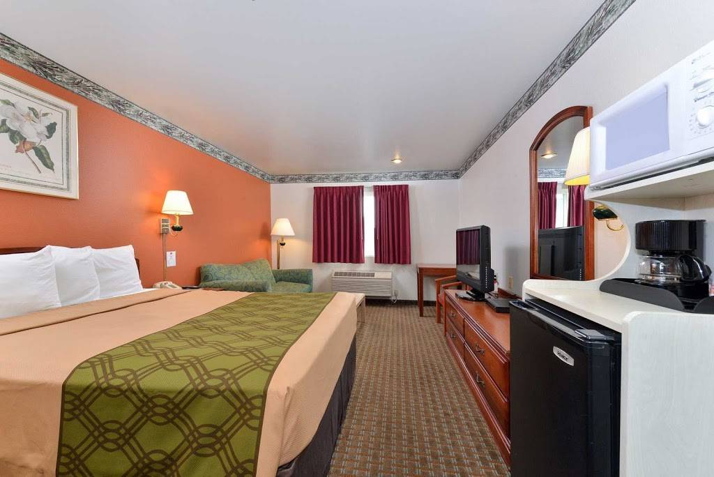Econo Lodge Inn & Suites | restaurant | 3475 Hwy 99 W, Corning, CA 96021, USA | 5308242000 OR +1 530-824-2000