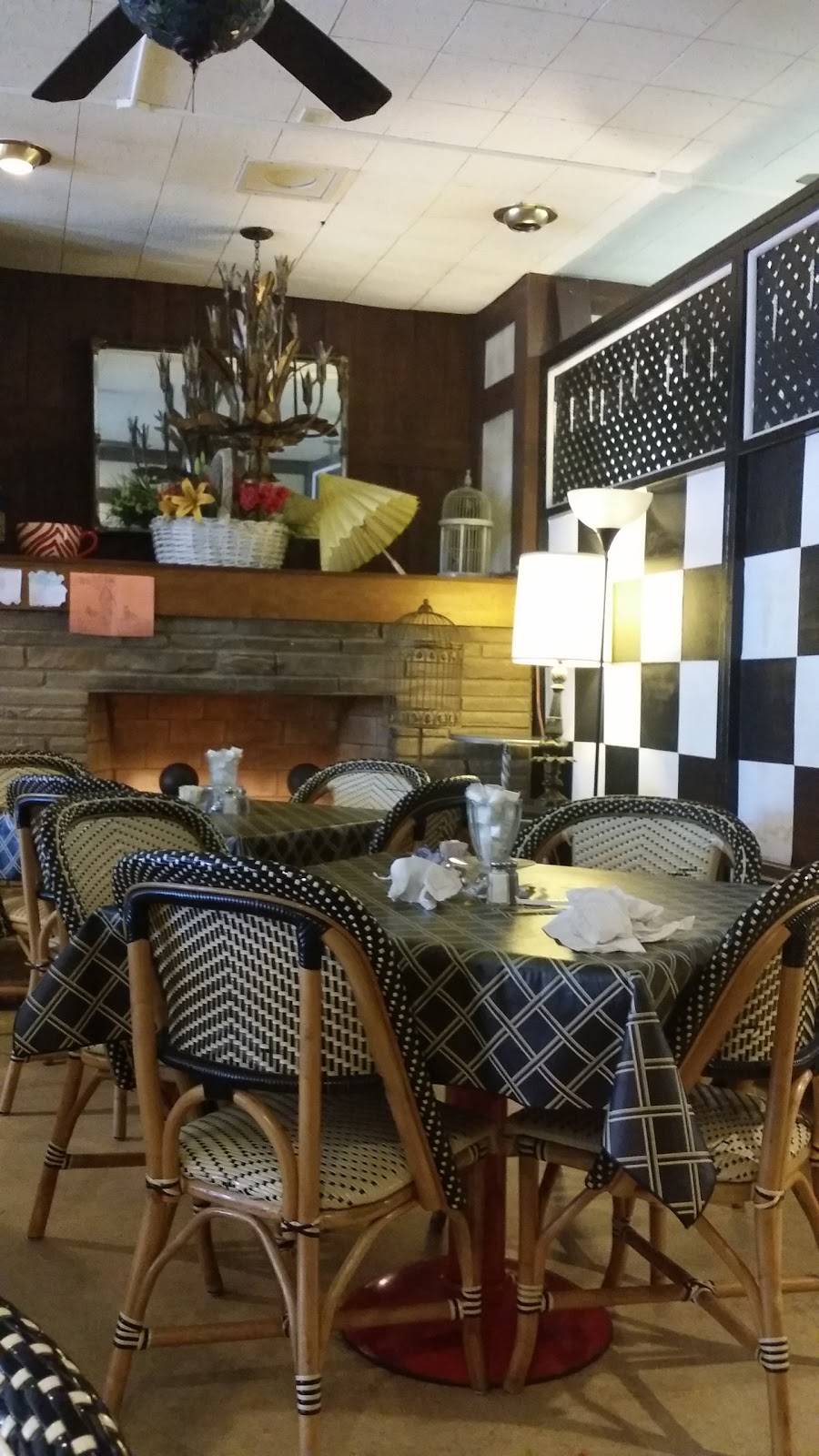 Four & Twenty Cafe | cafe | 420 S Main St, Princeton, IL 61356, USA | 8158754200 OR +1 815-875-4200