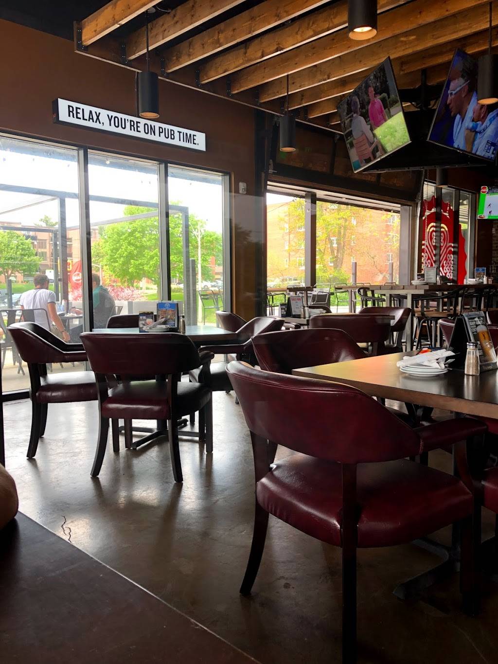 Fionn MacCools | restaurant | 119 Osler Dr Unit 3, Dundas, ON L9H 6X4, Canada | 9056274729 OR +1 905-627-4729