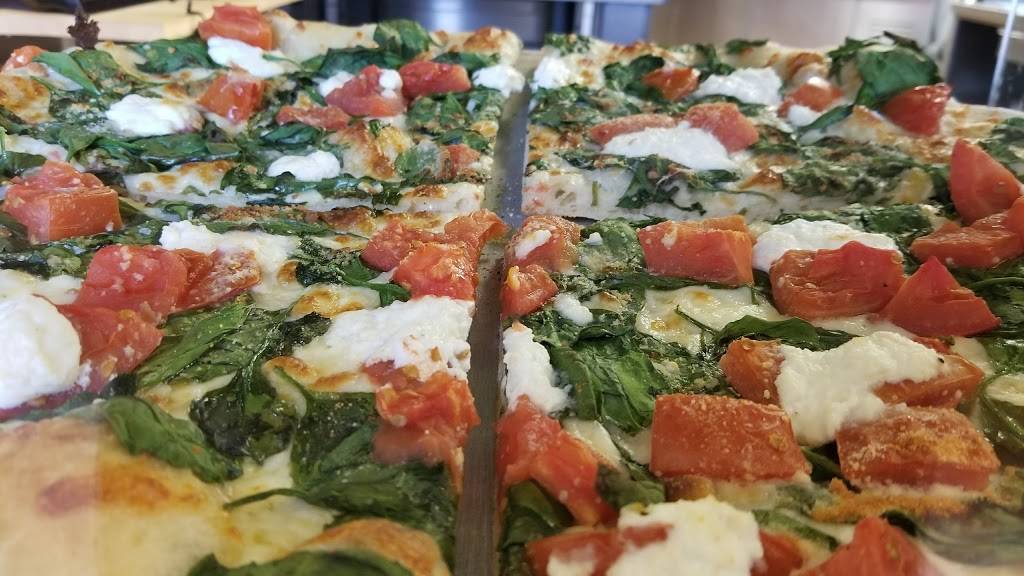 Pizzaiolo Gourmet Pizza | restaurant | 3 Rees St, Toronto, ON M5V 3J2, Canada | 4163604444 OR +1 416-360-4444