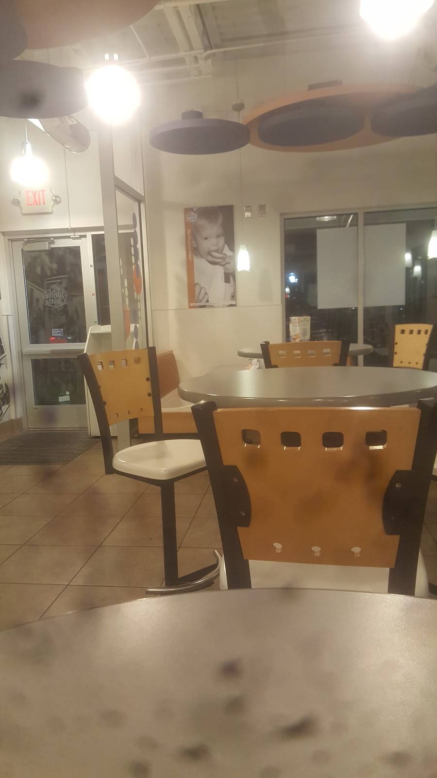 White Castle | restaurant | 17739 Grand River Ave, Detroit, MI 48227, USA | 3136599602 OR +1 313-659-9602