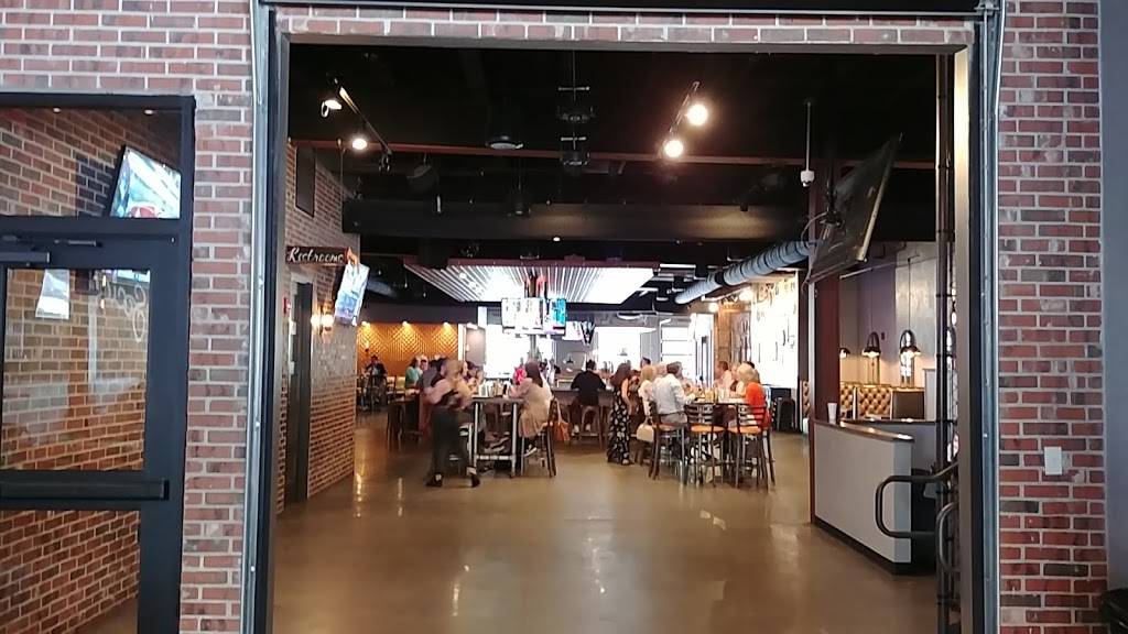 The Social at Midtown | restaurant | 1728 W University Ave, Gainesville, FL 32603, USA | 3523737383 OR +1 352-373-7383