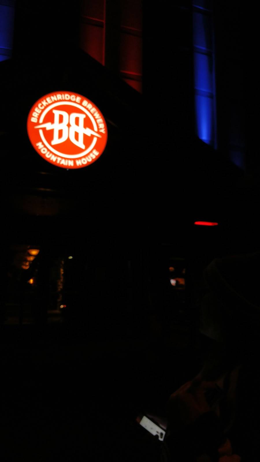 Shocktop Lodge | restaurant | 1000 Chopper Cir, Denver, CO 80204, USA | 3034056090 OR +1 303-405-6090