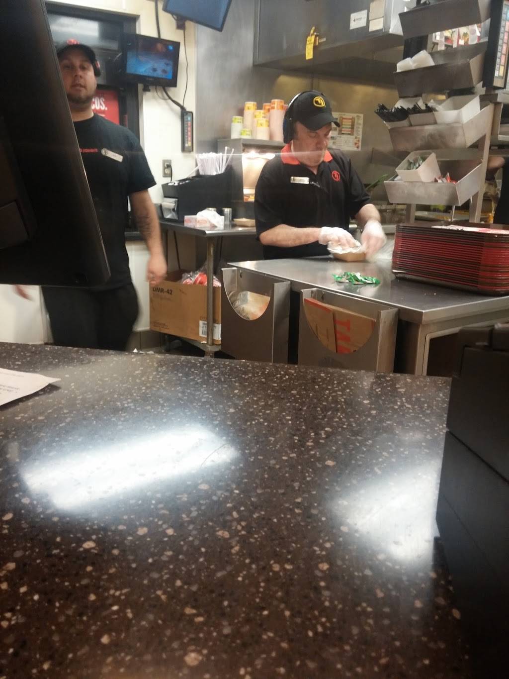 Taco Johns | restaurant | 17 E 20th St, Dubuque, IA 52001, USA | 5635823443 OR +1 563-582-3443