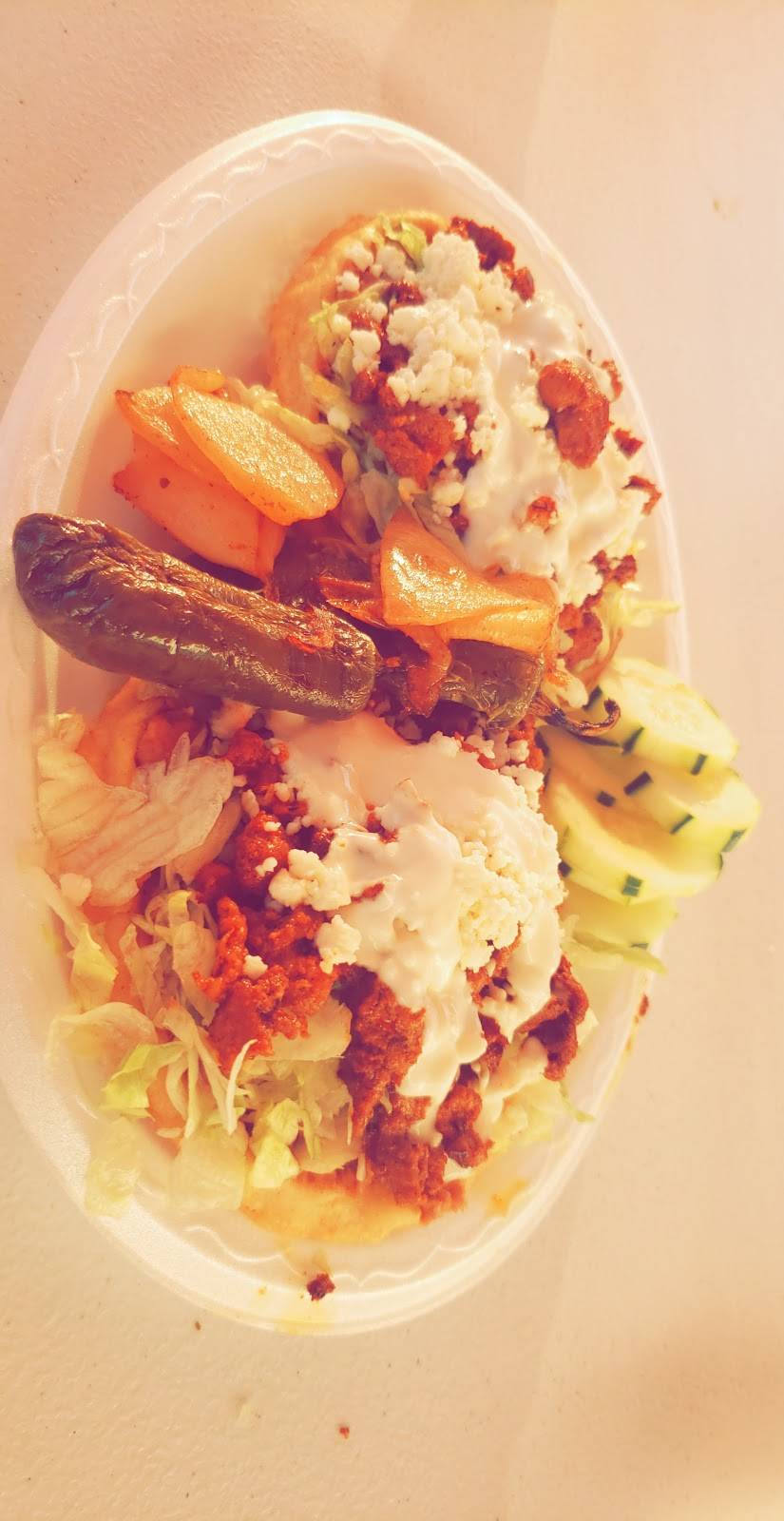 Comida Mexicana 100% D.F. LLC | restaurant | 1605 N 21st Pl, Phoenix, AZ 85006, USA | 6024861244 OR +1 602-486-1244