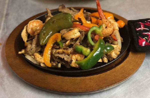 Los Perez Family Restaurant | restaurant | 4938 US HWY 17 N, Bowling Green, FL 33834, USA | 8134932743 OR +1 813-493-2743