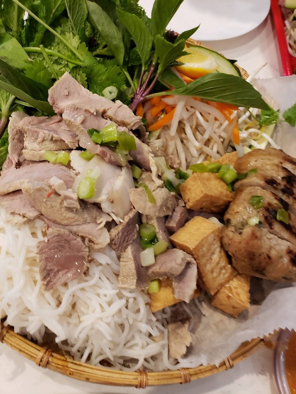 MT Noodles | restaurant | 8459 W Broadway Ave, Brooklyn Park, MN 55445, USA | 7633153055 OR +1 763-315-3055