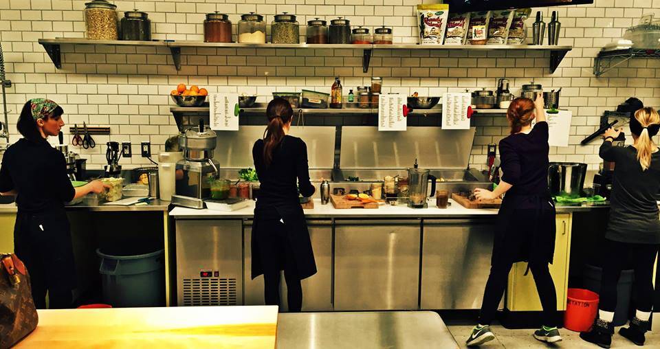 Raw Organic Juice Bar | restaurant | 43300 W 11 Mile Rd, Novi, MI 48375, USA | 2485960000 OR +1 248-596-0000