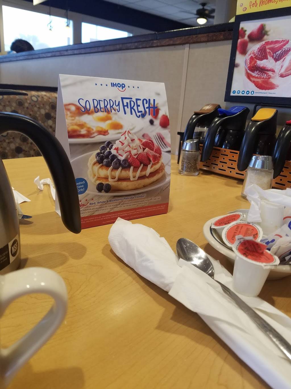 IHOP | restaurant | 3505 N Rock Rd, Wichita, KS 67226, USA | 3166308401 OR +1 316-630-8401
