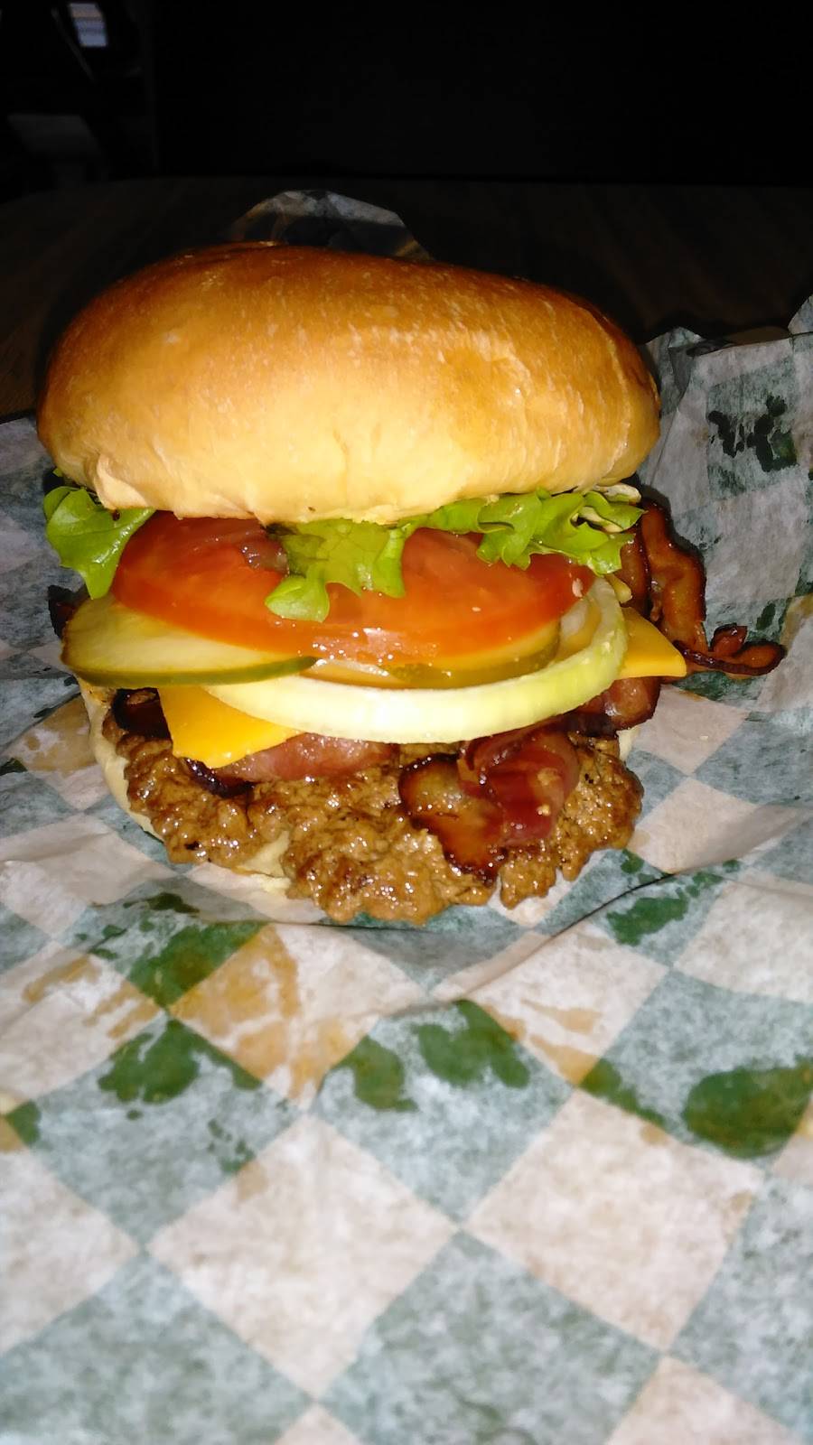 Brendas Burgers | restaurant | 124 S Main St, Scottville, MI 49454, USA | 2316130161 OR +1 231-613-0161