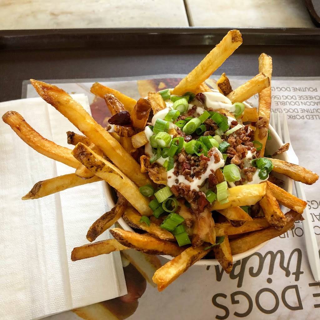 New York Fries - Carlingwood Mall | restaurant | 2121 Carling Ave Unit 725, Ottawa, ON K2A 1H2, Canada | 6137293713 OR +1 613-729-3713