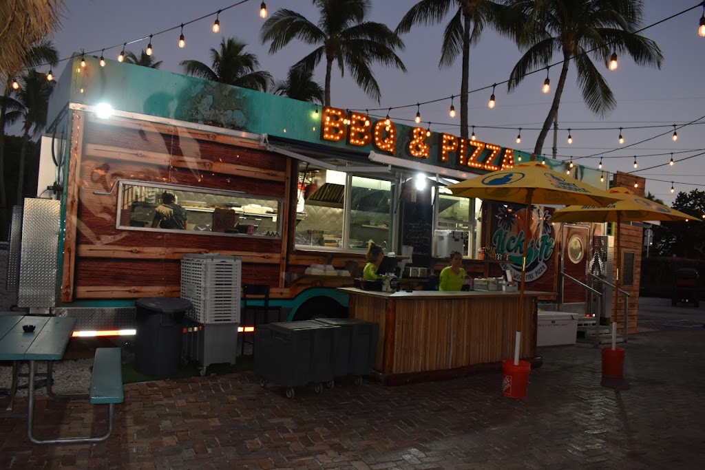 Lick It BBQ & Wood Fire Pizza | restaurant | 65651 Overseas Hwy, Layton, FL 33001, USA | 3059222469 OR +1 305-922-2469