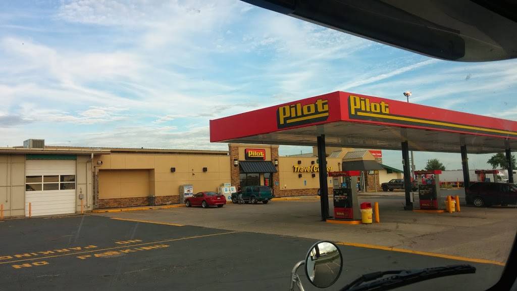 Pilot Travel Center | restaurant | 11650 Courthouse Blvd, Inver Grove Heights, MN 55077, USA | 6514383397 OR +1 651-438-3397