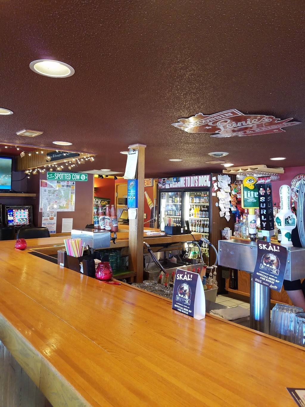 Fish Tales Pub & Grub | restaurant | 12502 Co Rd B, Hayward, WI 54843, USA | 7156348100 OR +1 715-634-8100