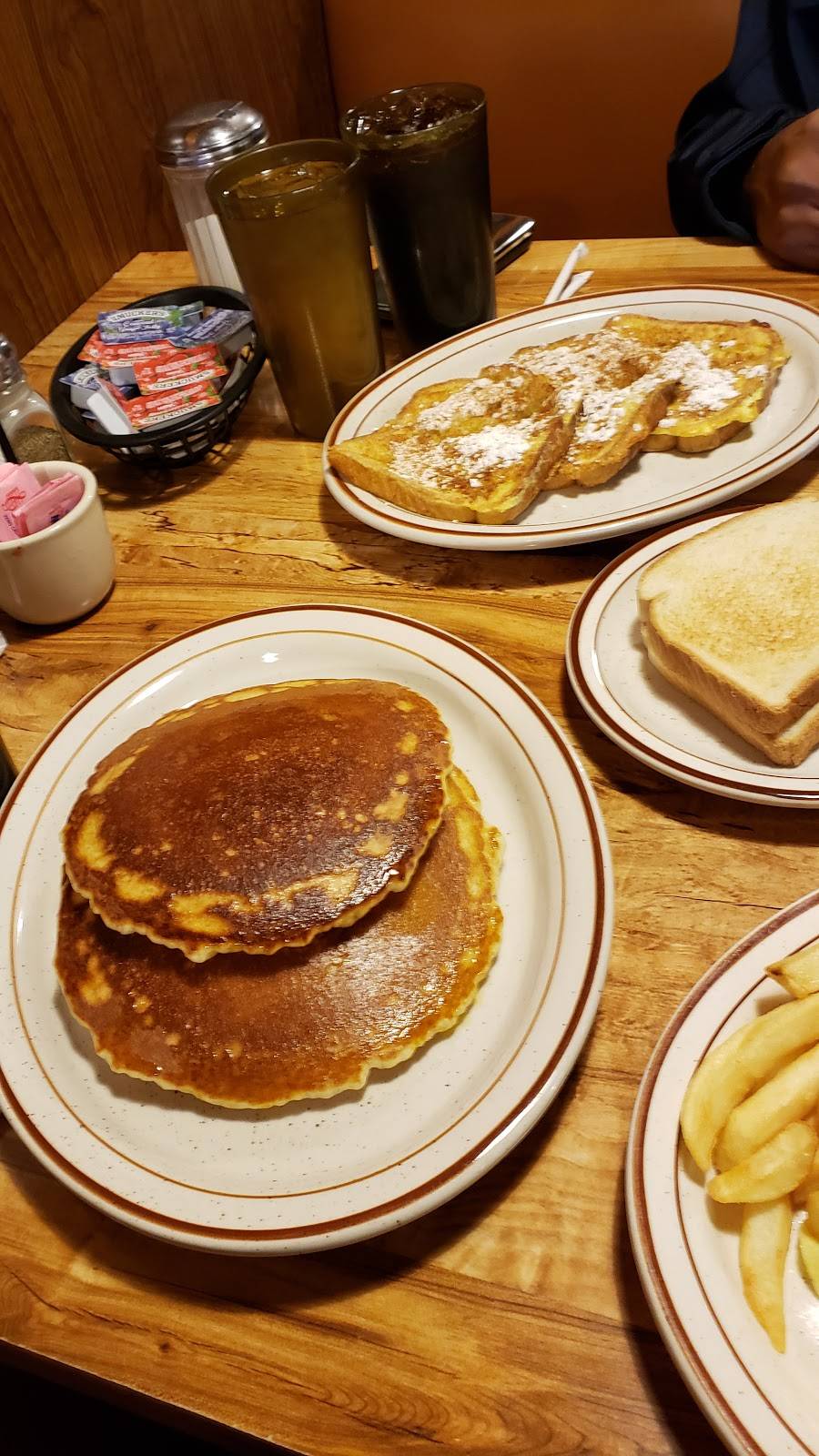 Hamtramck Coney Island | restaurant | 9741 Joseph Campau Ave, Hamtramck, MI 48212, USA | 3138734569 OR +1 313-873-4569