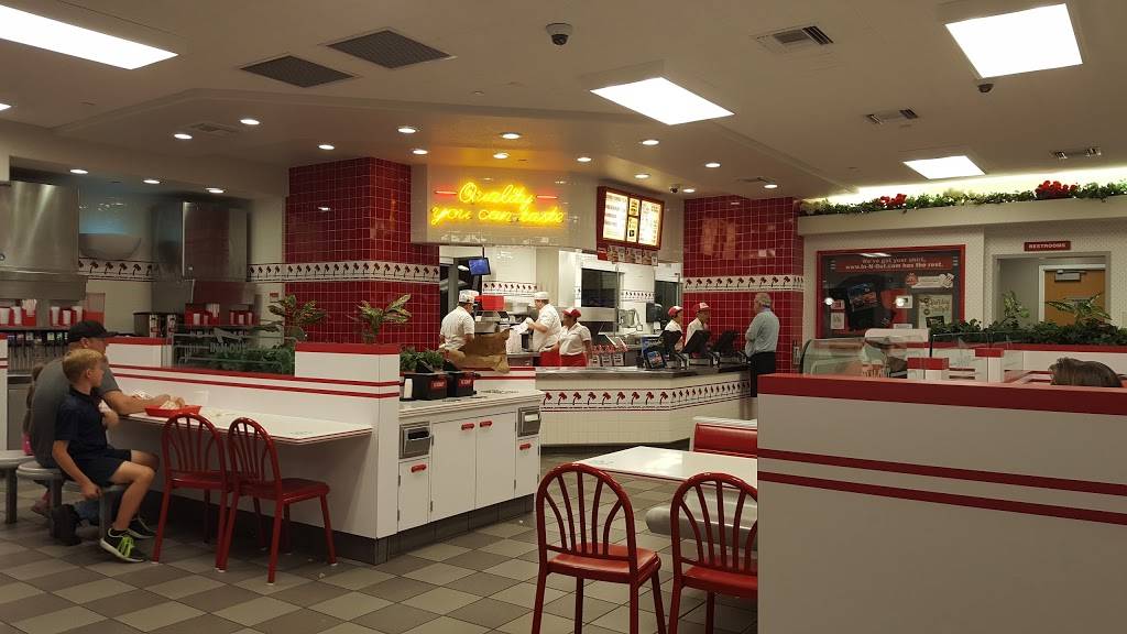 In-N-Out Burger | restaurant | 78611 CA-111, La Quinta, CA 92253, USA | 8007861000 OR +1 800-786-1000