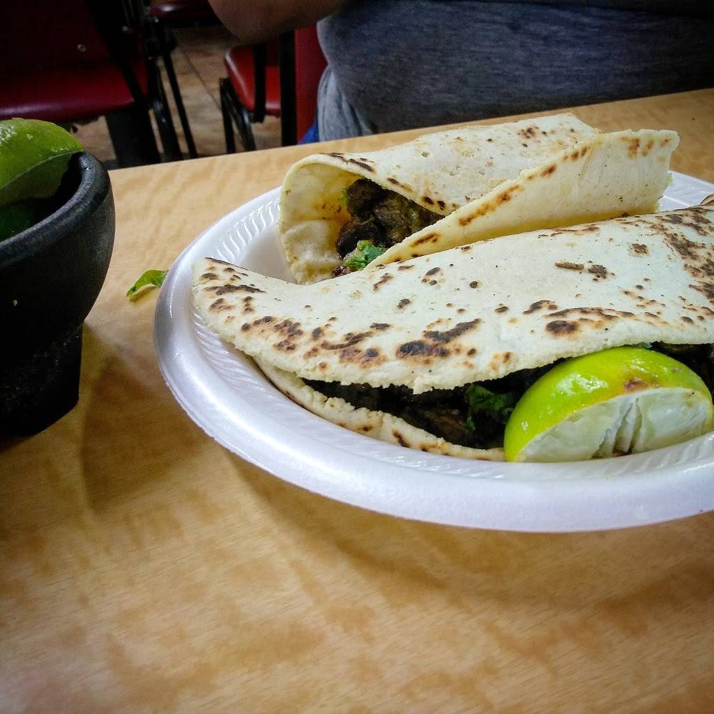Tacos El Viajero | restaurant | 2025 S Beckley Ave, Dallas, TX 75224, USA | 2149425089 OR +1 214-942-5089