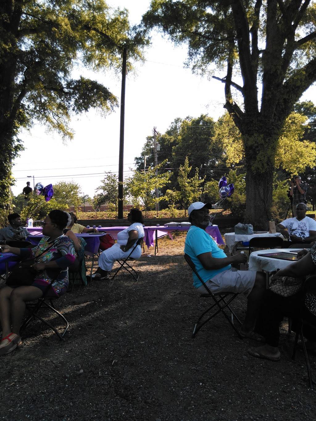 Angies Diner Inc. | restaurant | 3658 Beatties Ford Rd, Charlotte, NC 28216, USA | 7043943411 OR +1 704-394-3411