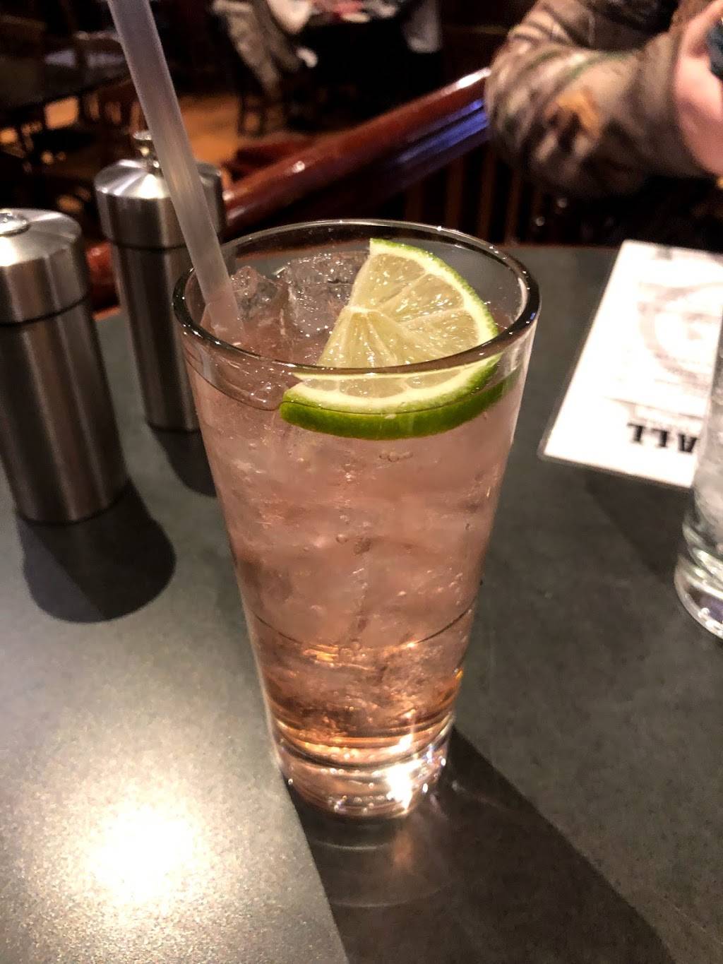 Town Hall Taproom & Restaurant | restaurant | 1401 Olive Rd, New Haven, MO 63068, USA | 5732373672 OR +1 573-237-3672