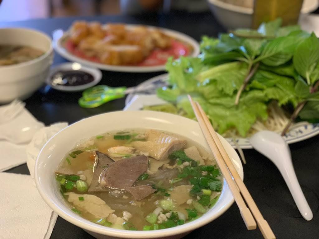 Hu Tieu Nam Vang | restaurant | 1517 Gears Rd, Houston, TX 77067, USA | 2818750399 OR +1 281-875-0399