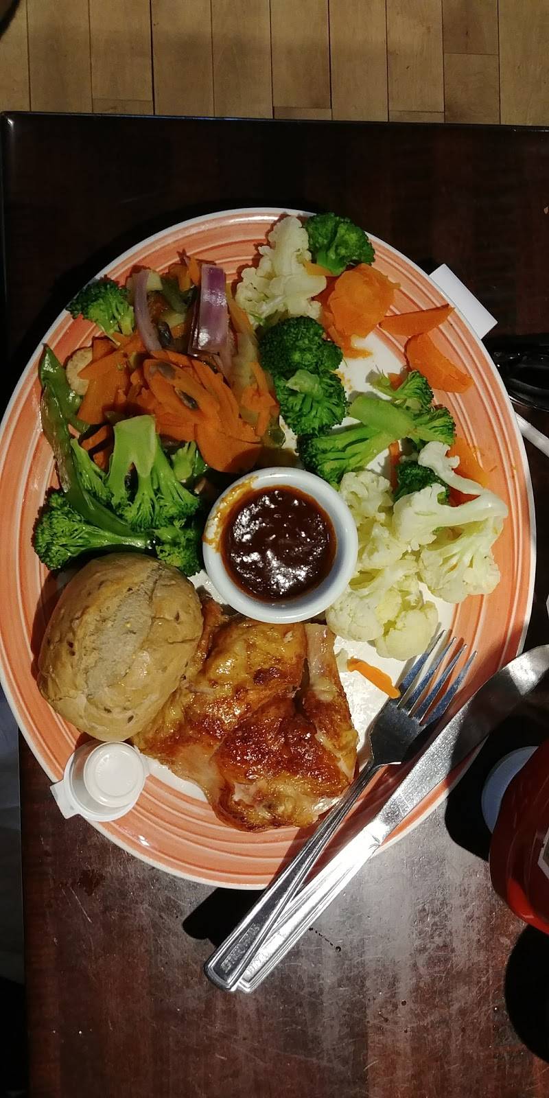 Swiss Chalet | restaurant | 2975 Eglinton Ave W, Mississauga, ON L5M 6J3, Canada | 9055698797 OR +1 905-569-8797