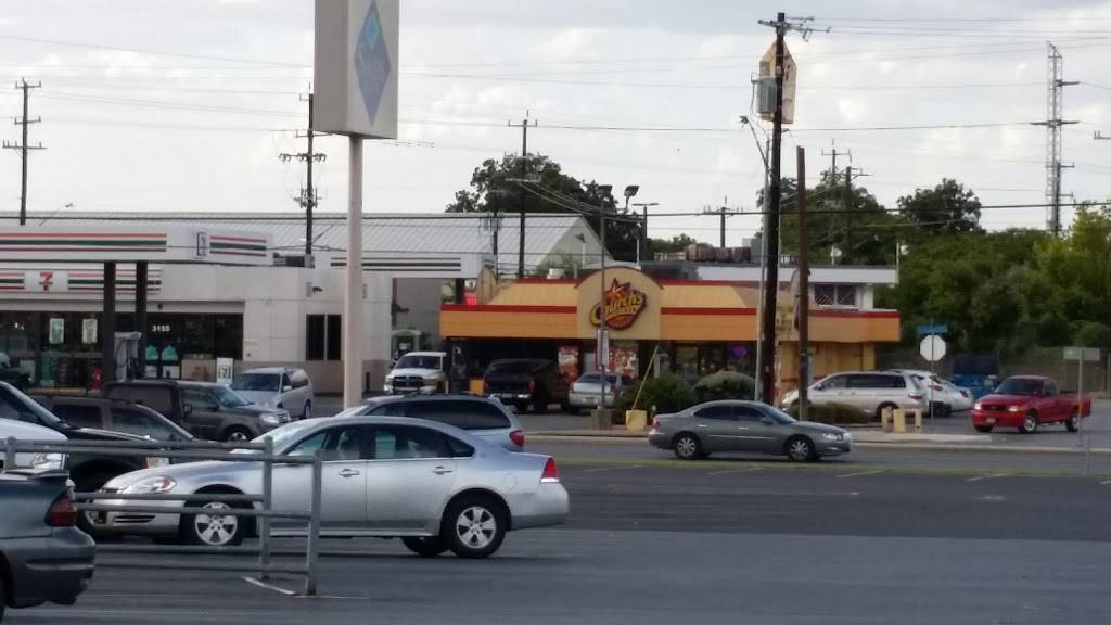 Churchs Chicken | restaurant | 3119 SW Military Dr, San Antonio, TX 78224, USA | 2109238431 OR +1 210-923-8431