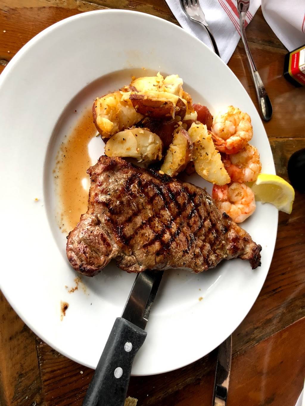 The Waterfront Wyandotte | restaurant | 507 Biddle Ave, Wyandotte, MI 48192, USA | 7342869046 OR +1 734-286-9046