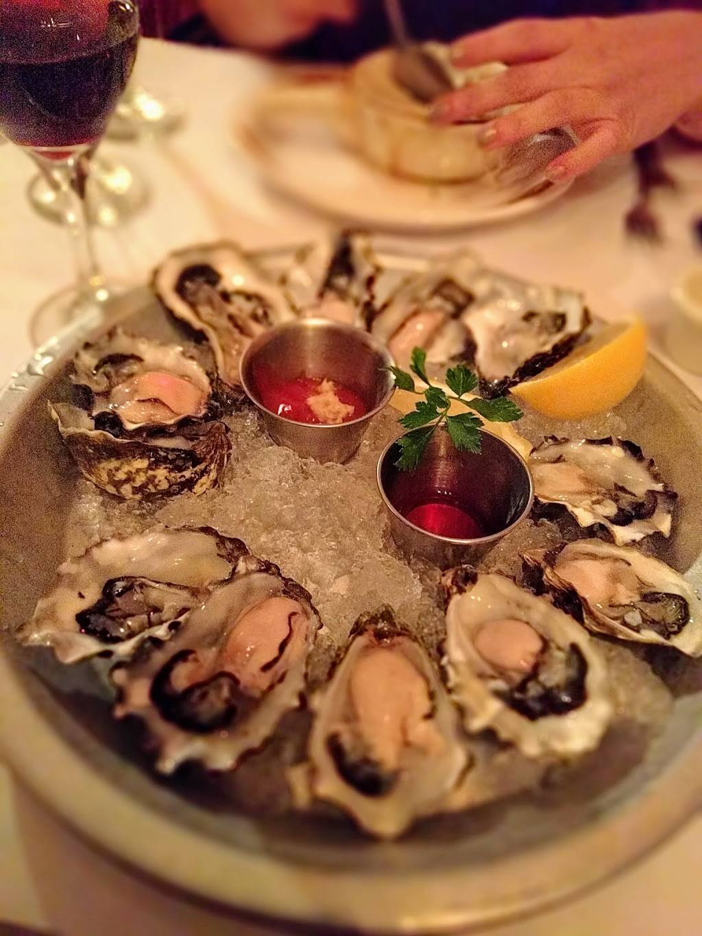 Hyde Street Seafood House & Raw Bar | restaurant | 1509 Hyde St, San Francisco, CA 94109, USA | 4159313474 OR +1 415-931-3474