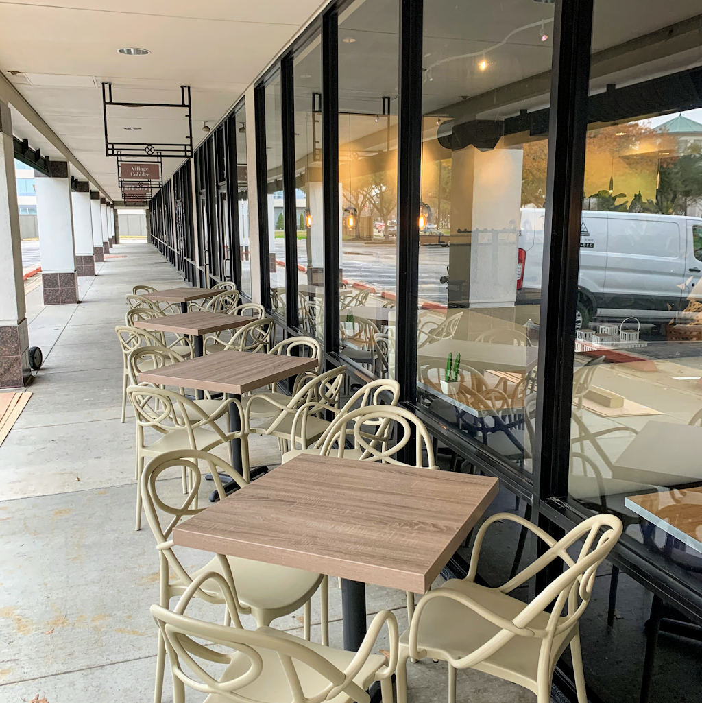 KPs Kitchen | meal takeaway | 700 Town and Country Blvd #2440, Houston, TX 77024, USA | 2819745366 OR +1 281-974-5366