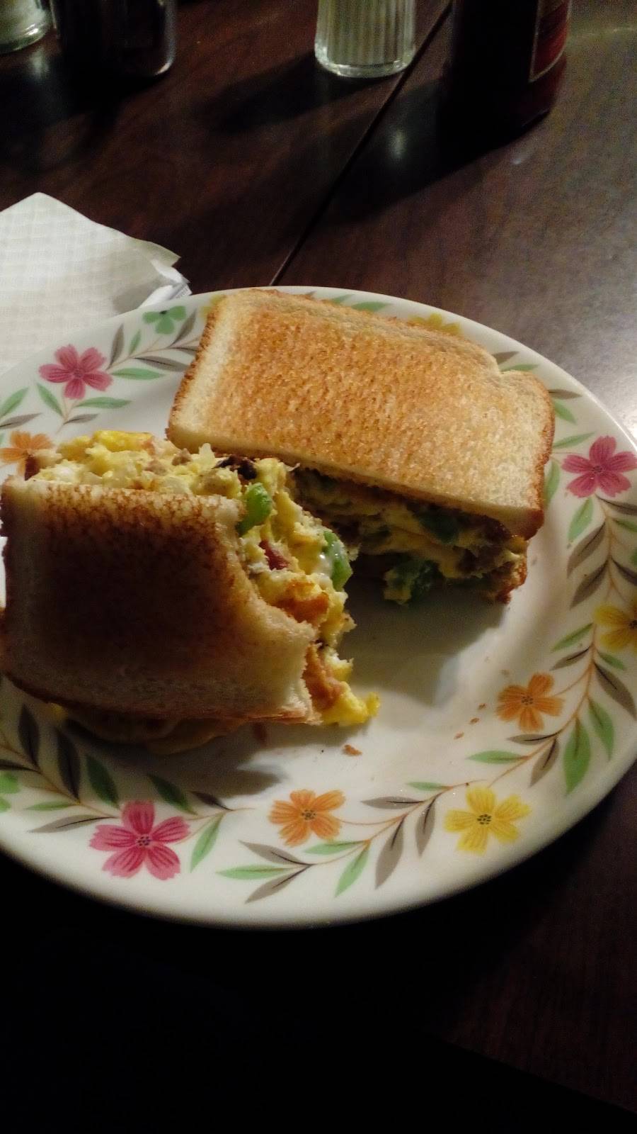 Boston House | restaurant | 950 Penn St, Reading, PA 19602, USA | 6103738831 OR +1 610-373-8831