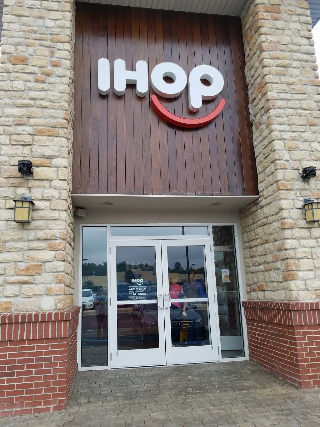 IHOP | restaurant | 221 State Farm Pkwy, Homewood, AL 35209, USA | 2052900995 OR +1 205-290-0995