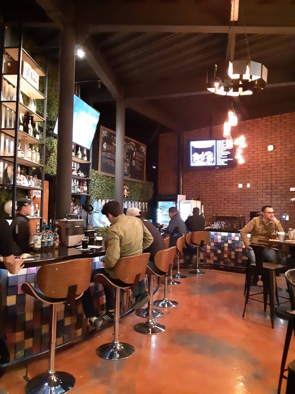 Náufrago Cervecería | restaurant | Carretera Ensenada-Tijuana #3936, Zona Playitas, 22860 Ensenada, B.C., Mexico | 016469777599 OR +52 646 977 7599