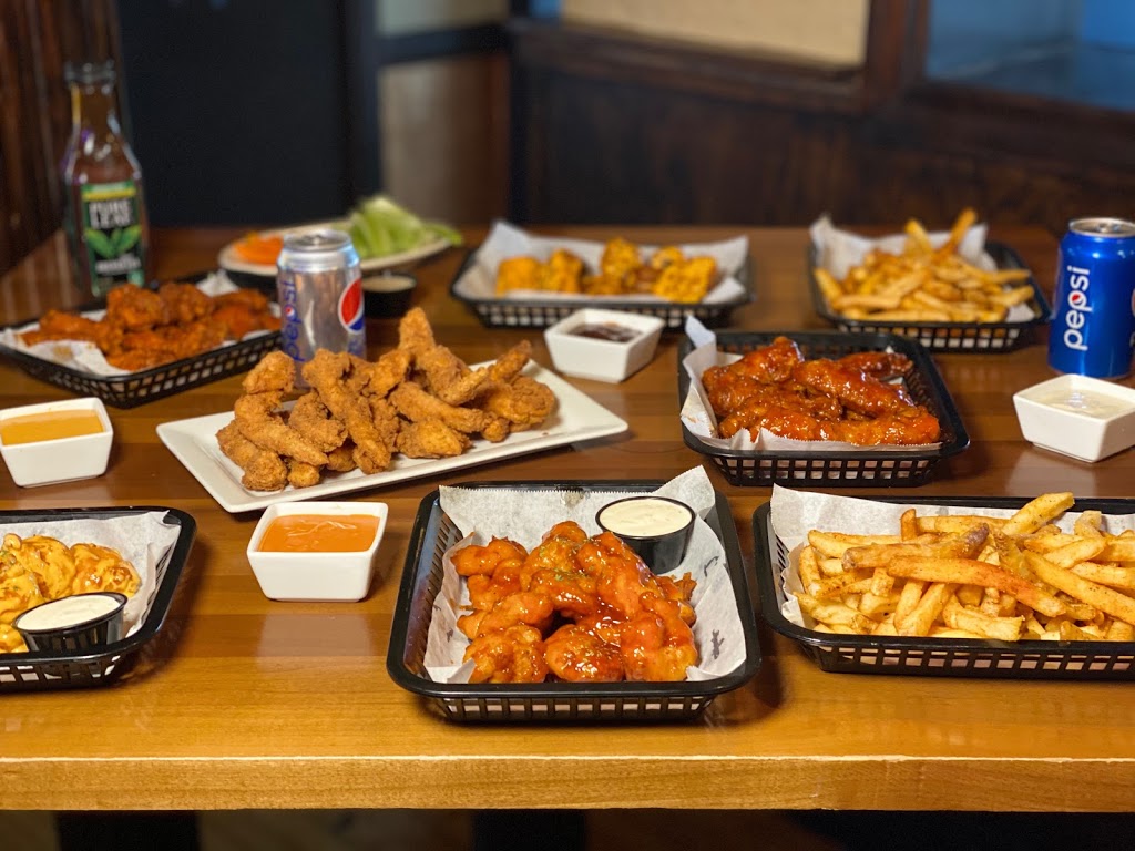 Wing Run | restaurant | 324 S Racine Ave, Chicago, IL 60607, USA | 3123748915 OR +1 312-374-8915