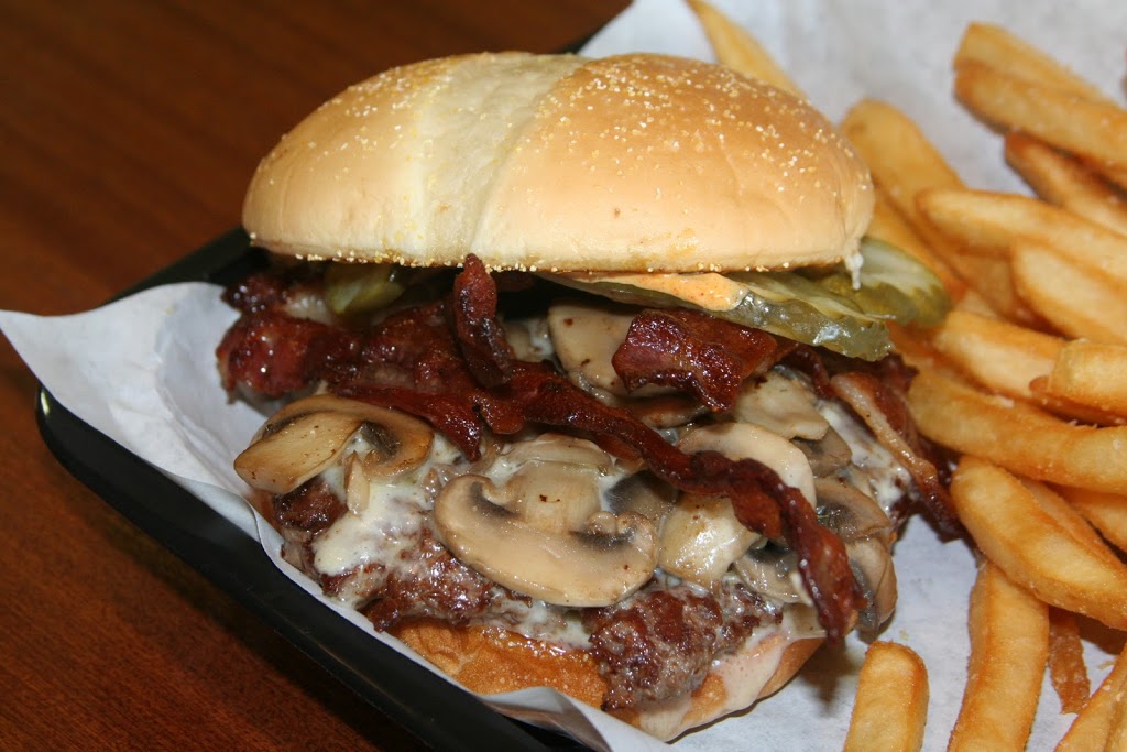 Pink Sub | meal takeaway | 4250 NE 5th Ave, Oakland Park, FL 33334, USA | 9546044250 OR +1 954-604-4250