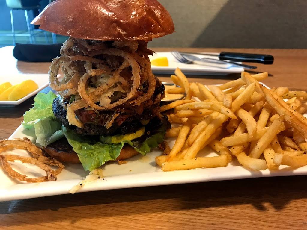 The Cowfish Sushi Burger Bar | restaurant | 105 Summit Blvd, Birmingham, AL 35243, USA | 2059673600 OR +1 205-967-3600