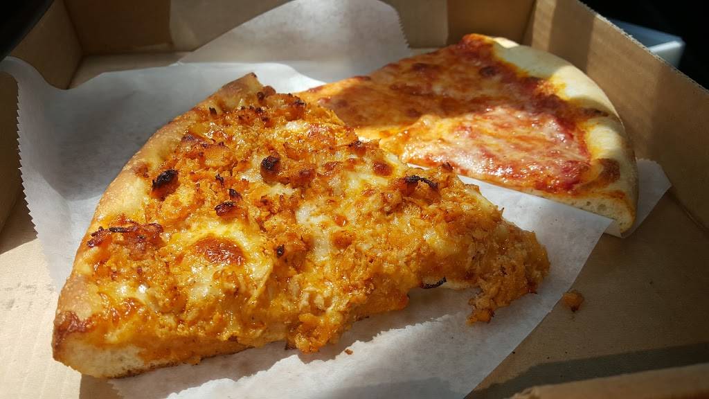 Francescos Pizzeria | restaurant | 104 Pheasant Run, Newtown, PA 18940, USA | 2159681005 OR +1 215-968-1005