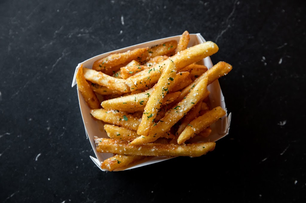 Wing Snob | restaurant | 31503 Gratiot Ave, Roseville, MI 48066, USA | 5869999464 OR +1 586-999-9464