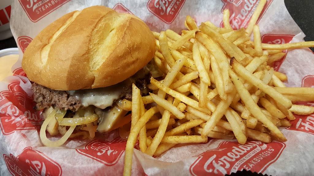 Freddys Frozen Custard & Steakburgers | restaurant | 10030 Fairfax Blvd, Fairfax, VA 22030, USA | 7032932900 OR +1 703-293-2900