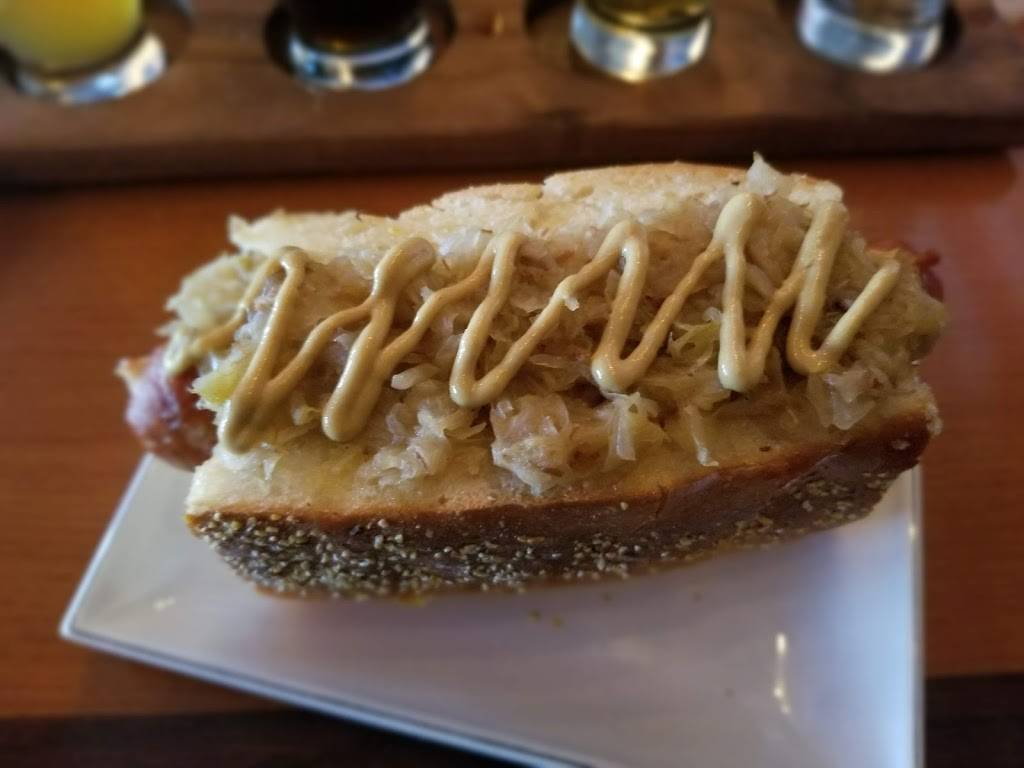 BierBrats | restaurant | 325 S Borchard Dr, Ventura, CA 93003, USA | 8056283912 OR +1 805-628-3912